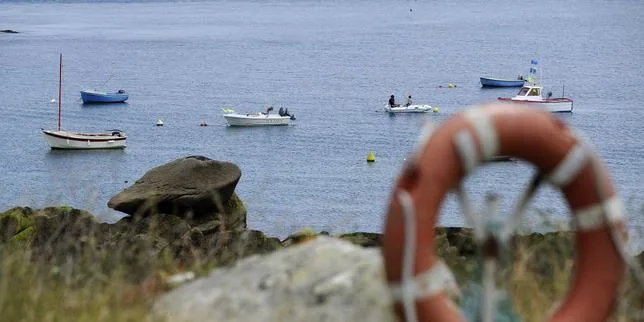 Au large de l’île d’Yeu, un voilier est à la dérive ; des recherches sont en cours