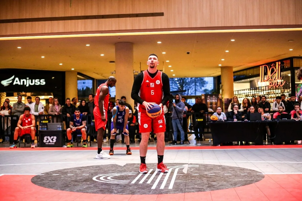 250 atletas disputam competição de basquete 3x3 no Jockey Plaza