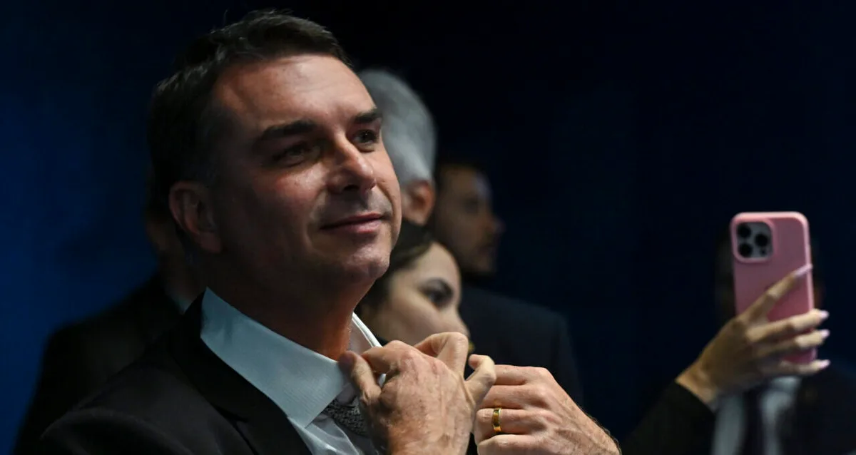 PL aciona TSE após Flávio Bolsonaro aparecer filiado ao Missão; ‘sistema tentará de tudo para me parar’, diz candidato