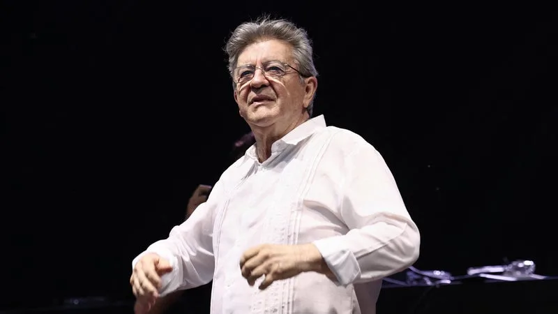 "J'ai fait une erreur terrible": Jean-Luc Mélenchon reconnaît avoir "changé d'avis" sur le port du voile