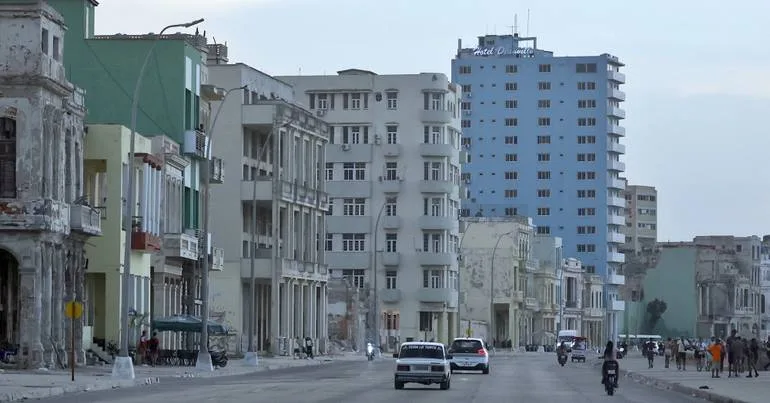 Cuba recebe mais de 750 toneladas de óleo doadas pela Rússia