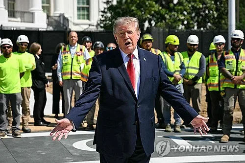 [속보] 트럼프, '김정은과 연내 회담 예상하나' 질문에 "그럴 것"