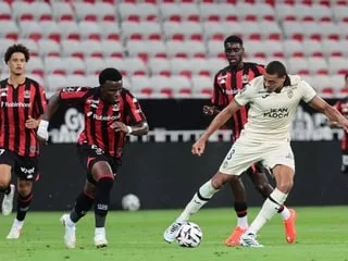 Ligue 1. L’OGC Nice dévoile un maillot en hommage aux victimes de l’attentat du 14 juillet