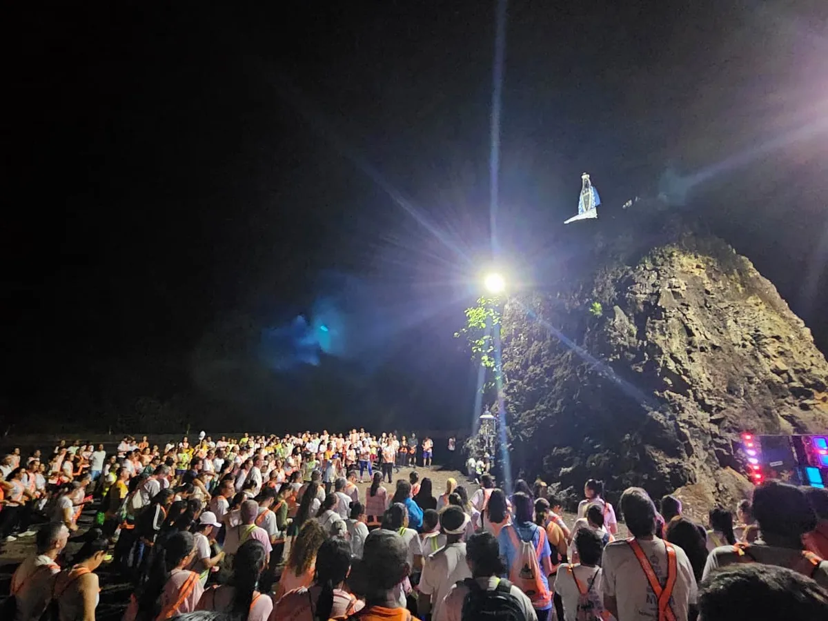 Promessas e fé: peregrinos celebram bênçãos de Nossa Aparecida com caminhada de 25 km em MT