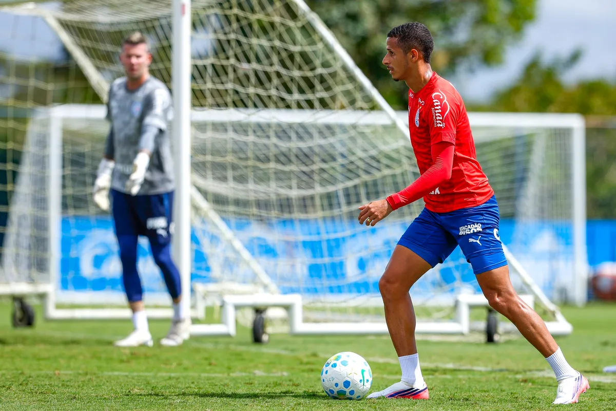 Juba e Erick são relacionados pelo Bahia para enfrentar a Chapecoense