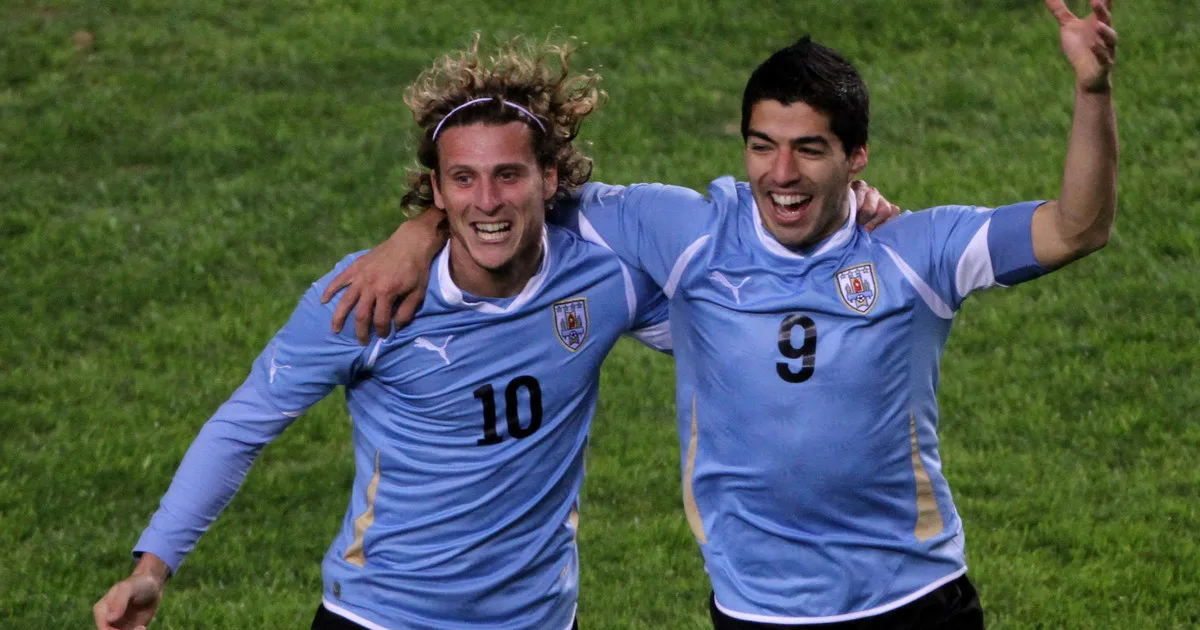 Bomba en Uruguay: afirman que Luis Suárez vuelve a la selección de la mano de Forlán