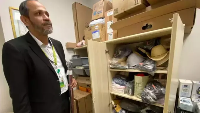 De coelho e cadeira de rodas, veja a coleção que lota os achados e perdidos