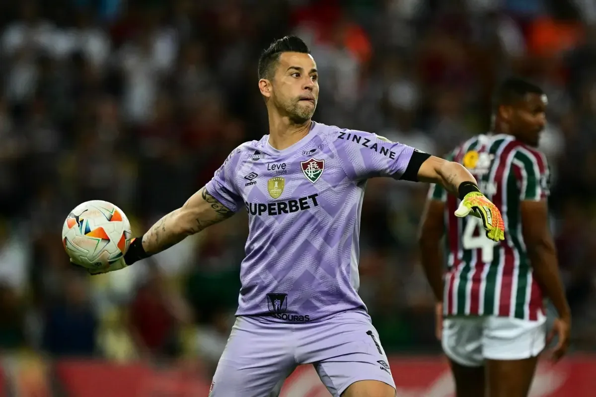 Fábio salva! Goleiro pega dois pênaltis e classifica o Fluminense na Libertadores; veja