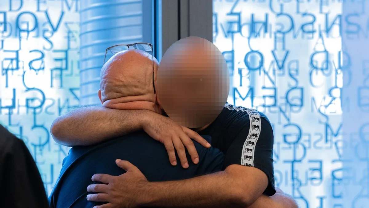 Geheimes Waffenarsenal: Remscheider Waffenfund: Hauptangeklagter gesteht