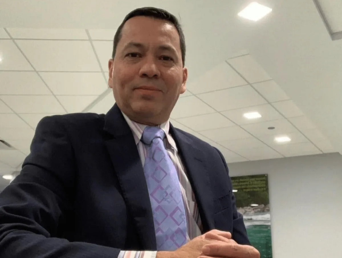 El periodista venezolano Wilmer Solano relata su detención en Miami tras salir bajo fianza