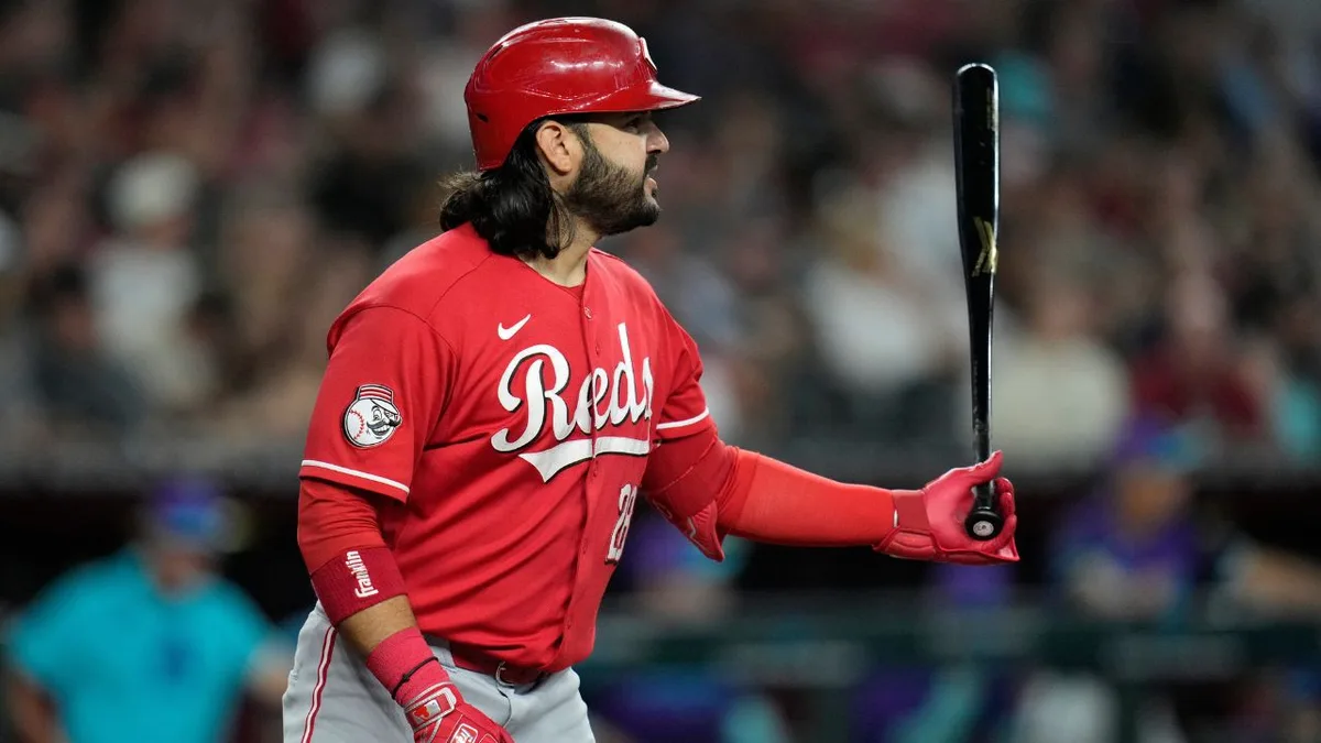 Report: Reds’ Eugenio Suarez, TJ Friedl clear waivers, will join team in Chicago