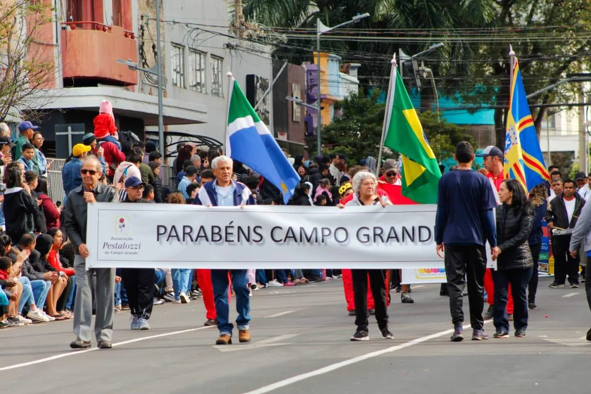 Veja o que abre e o que fecha no feriado dos 127 anos da Capital
