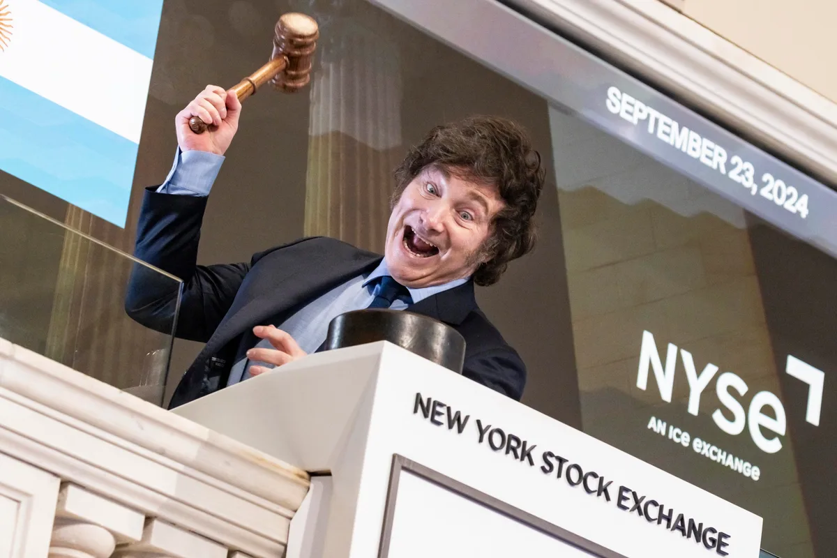Mientras la economía alterna buenas y malas, en Wall Street creen que las chances de reelección de Milei siguen intactas