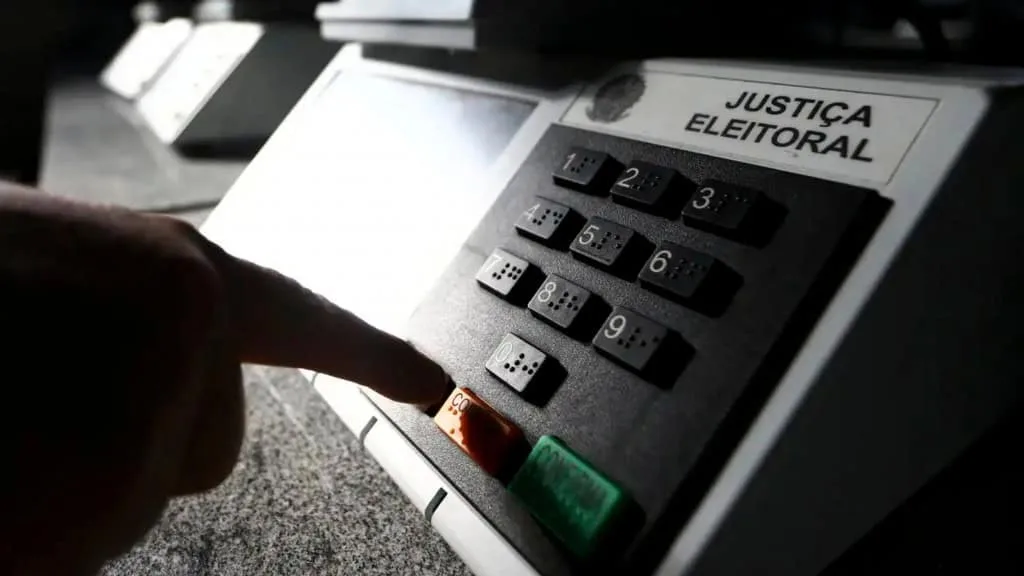 IA adapta respostas ao usuário e pode reforçar suas crenças