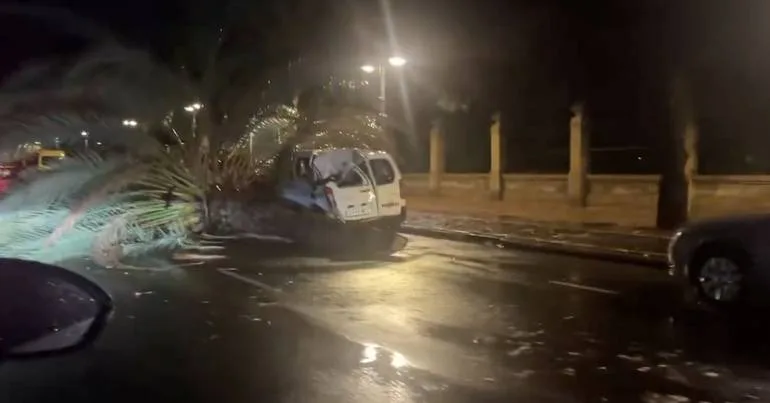 Espanha. Chuva forte causa um morto e caos nos transportes