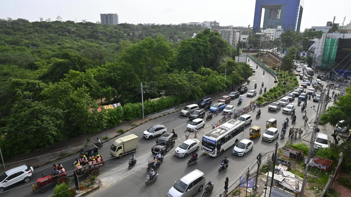 Confusion reigns on first day as one-way movement around KBR Park snarls traffic