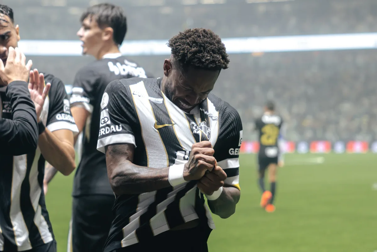 Fred celebra primeiro gol pelo Atlético-MG, exalta torcida e comemora classificação