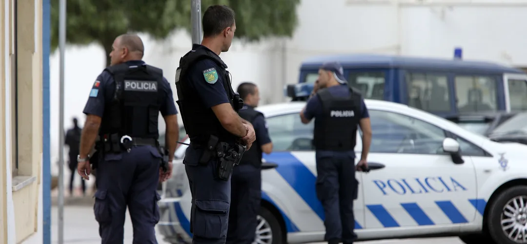 Mãe de irmãos encontrados sozinhos em Braga é constituída arguida
