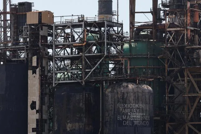 Les États-Unis négocient avec Caracas pour prendre le contrôle d’immenses gisements pétroliers