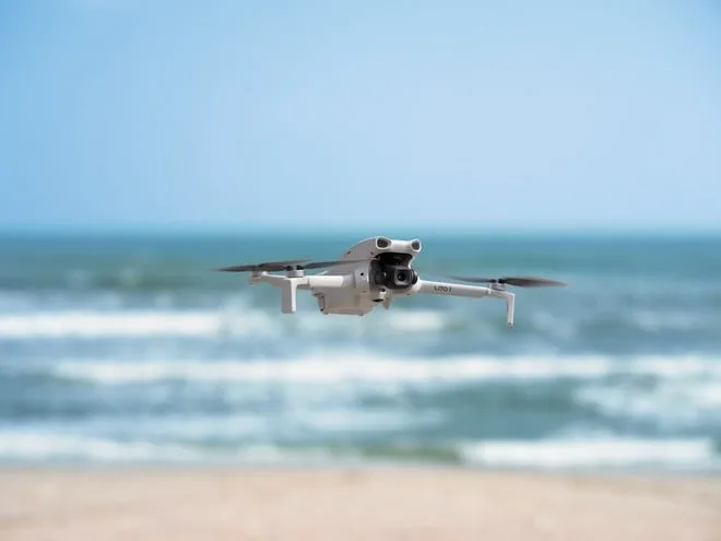 Voando com preço baixo: drone DJI Lito 1 entra em promoção em até 18x sem juros