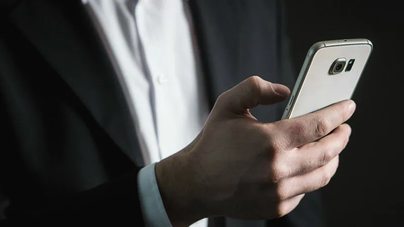 Governo gastou 600 mil euros num “WhatsApp” interno que quase ninguém usou