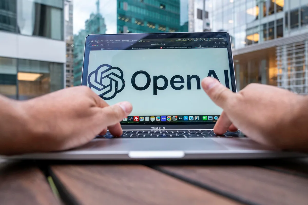 ‘ChatGPT para adolescentes’: Así es la nueva IA que lanzó OpenAI con filtros de seguridad