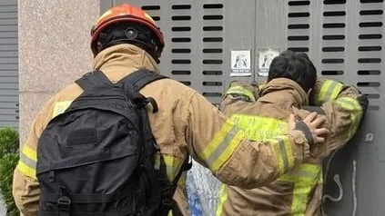 불끄러 가장 먼저 들어갔다... 부천 심정지 소방관 끝내 숨져