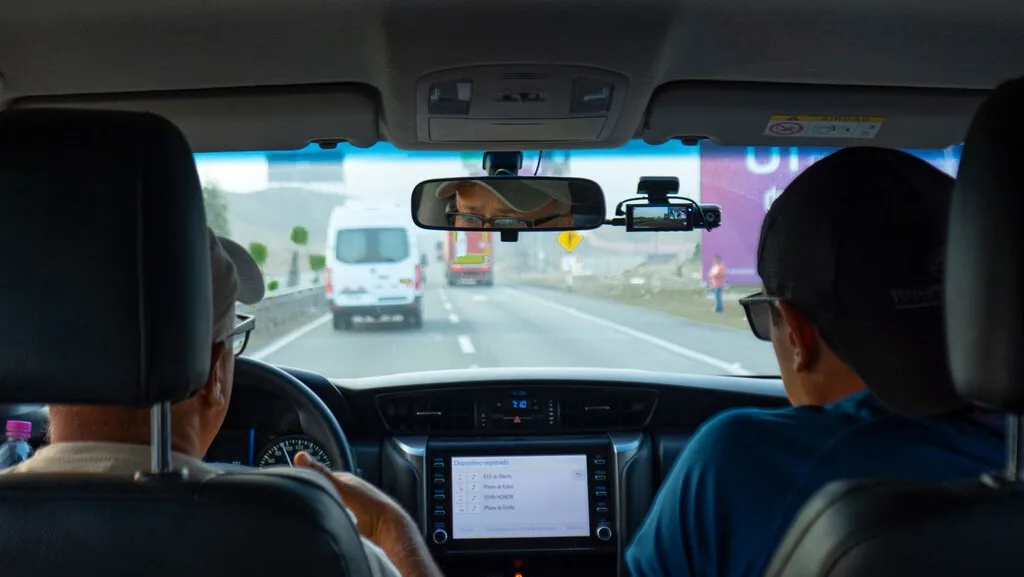 En España cada vez hay más gente haciendo 200 kilómetros en coche todos los días para ir a trabajar
