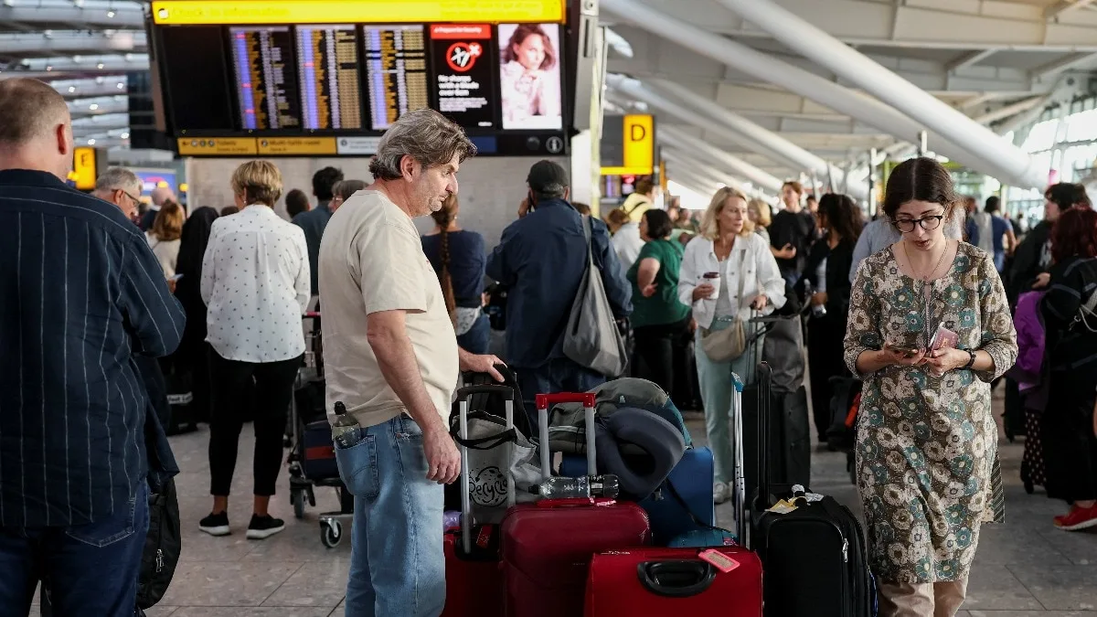 Hundreds of flights affected as air traffic control glitch hits UK airports again