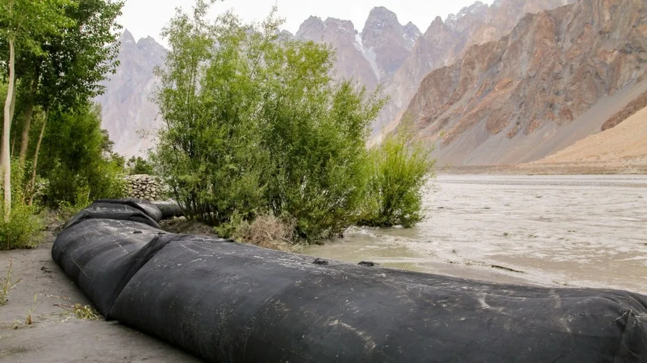 Der Damm steht in 40 Minuten: Dieses niederländische Startup stoppt Überschwemmungen und speichert Wasser