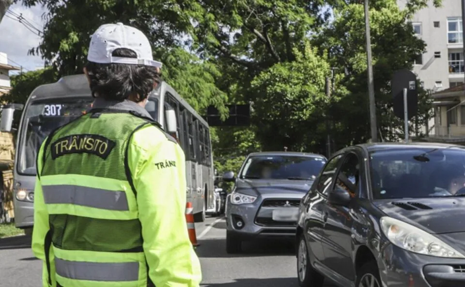 Obras provocam bloqueio em trecho da Avenida Arthur Bernardes por 45 dias; veja desvios e mudanças nos ônibus