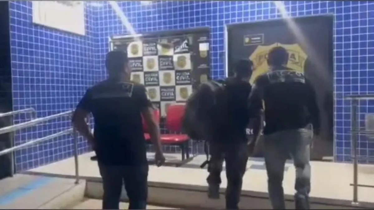 Homem com mandado aberto é preso pela FICCO dentro de ônibus intermunicipal na BR-174