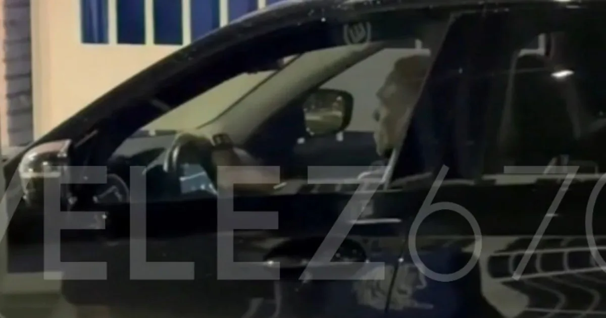 Rebeldía en Vélez ante deudas: los jugadores fueron en autos particulares y sin la ropa del club