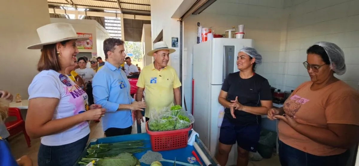 Bocalom visita comércio de Plácido de Castro e relembra início da trajetória no Acre