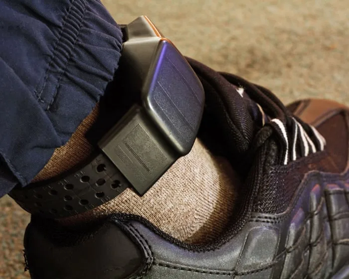 Failure to fit tags left 5,000 offenders unmonitored in England and Wales, report finds