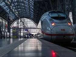 "Bedauerlicher Fehler": Fehlalarm an Bahnhöfen in drei Bundesländern fordert zur Evakuierung auf