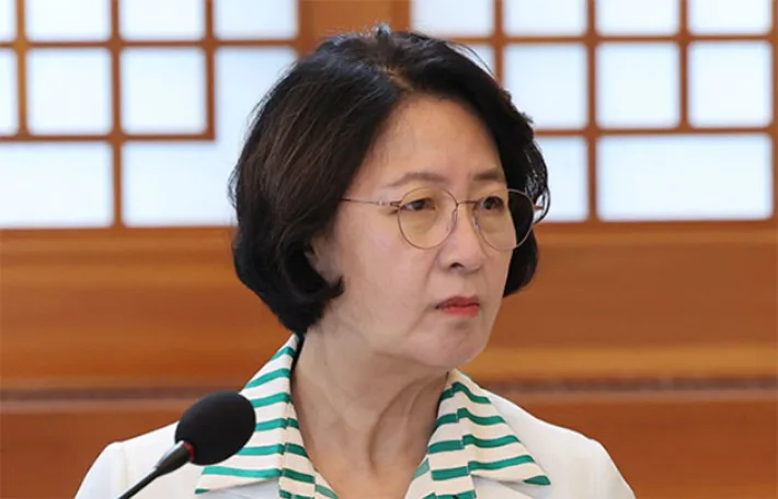 3만 넘은 '추미애 사퇴' 청원, 5일 만에 문 닫아…꼼수 논란