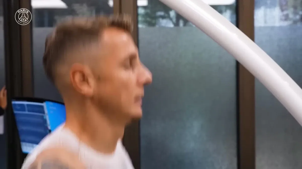 Confira como foi o primeiro dia de Lucas Digne de volta ao PSG