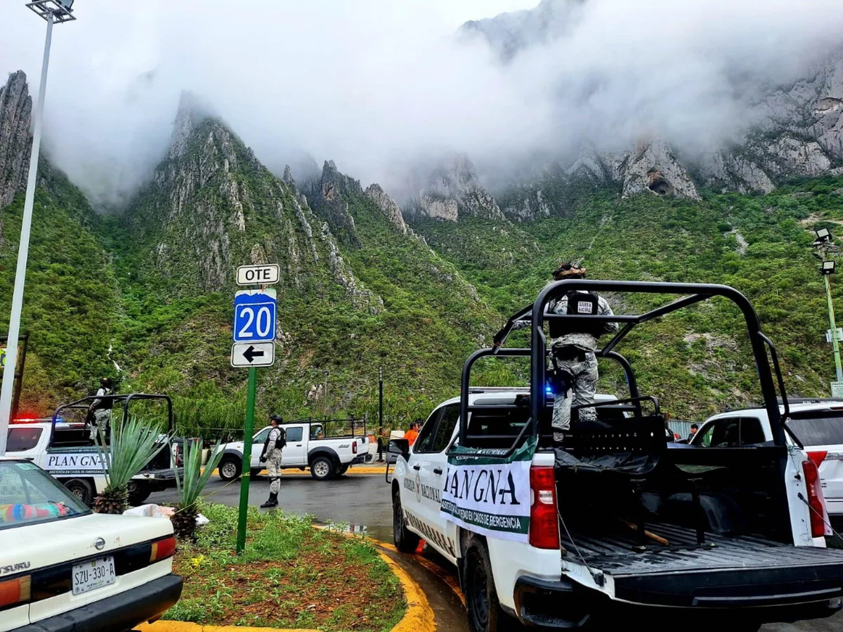 Atacan a Guardia Tamaulipas en carretera Victoria-Monterrey; aseguran vehículos y cargadores