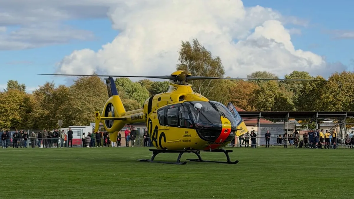 Heli-Einsatz auf dem Platz - Schwere Kopf-Verletzung! Torwart im künstlichen Koma!