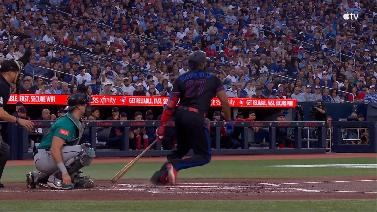 Guerrero Jr. rips double down line to put Blue Jays on board vs. Mariners