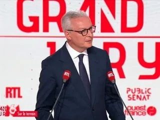 « Hors de question de scolariser les enfants à 1 an », après sa proposition controversée Bruno Le Maire fait volte-face