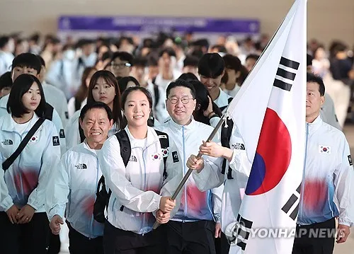 [아시안게임] 각양각색 개회식 기수…일본은 여자 레슬링 153연승 후지나미