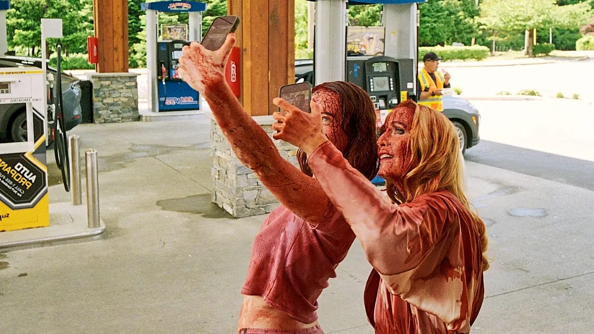 „Teenage Sex and Death at Camp Miasma“ mit Gillian Anderson