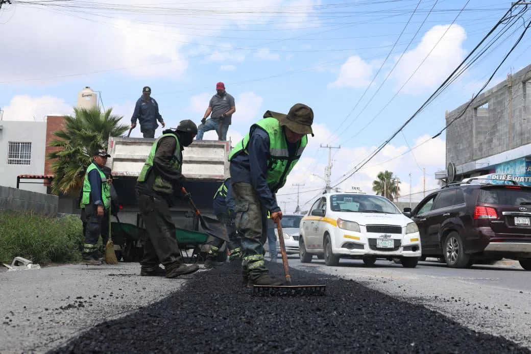 Intensifican reparación de pavimento dañado por las lluvias en Saltillo
