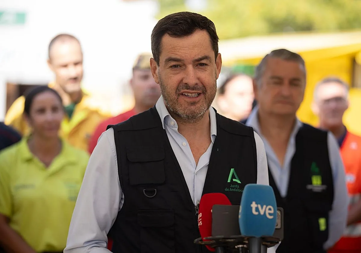 Juanma Moreno señala al Gobierno y pide «reforzar los instrumentos contra el narcotráfico» tras los últimos casos