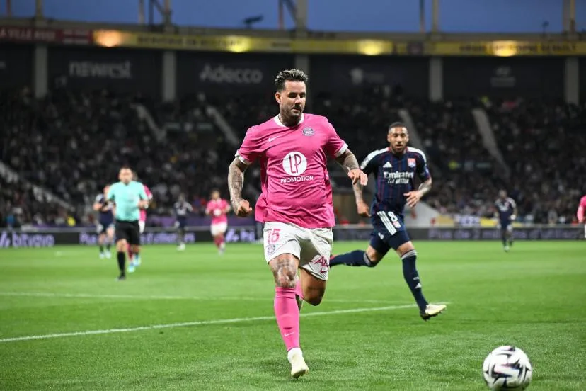 La célébration émouvante d'Aron Dönnum, buteur pour son retour comme titulaire avec Toulouse après une longue absence à cause d'un deuil