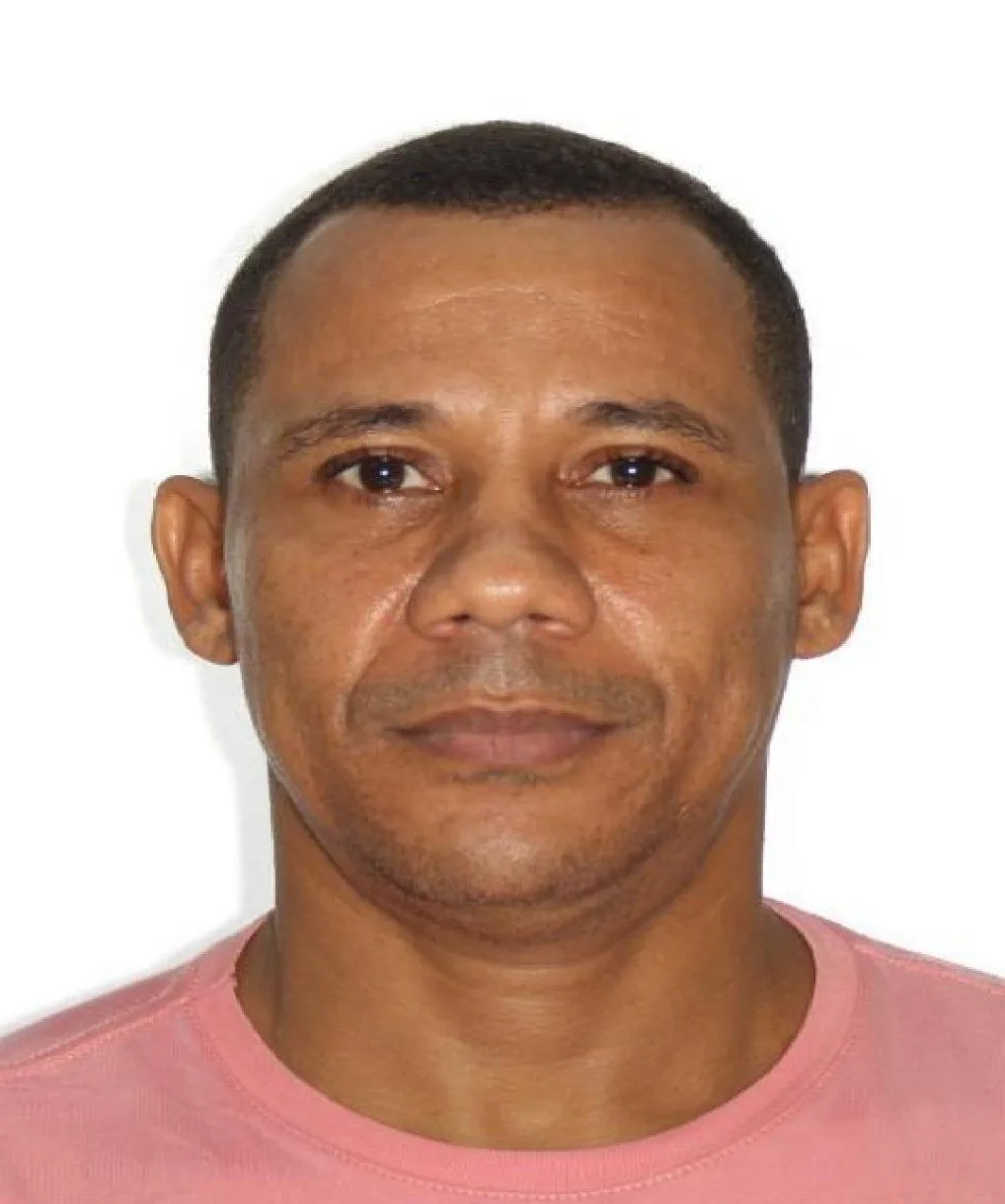 Polícia Civil procura suspeito da morte de homem achado em carro no interior de SP