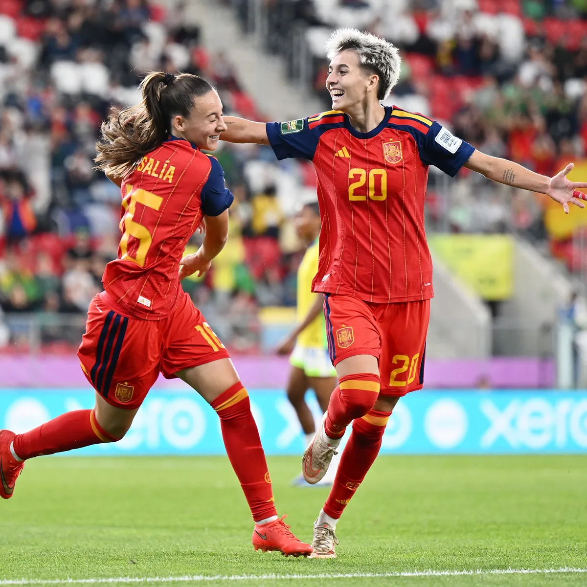 Pau lleva a España a semifinales
