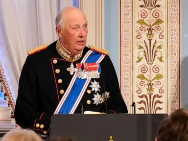King Harald of Norway is hospitalized for treatment in connection with a blood disease